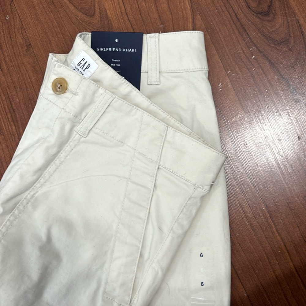 Gap Girlfrien Khaki